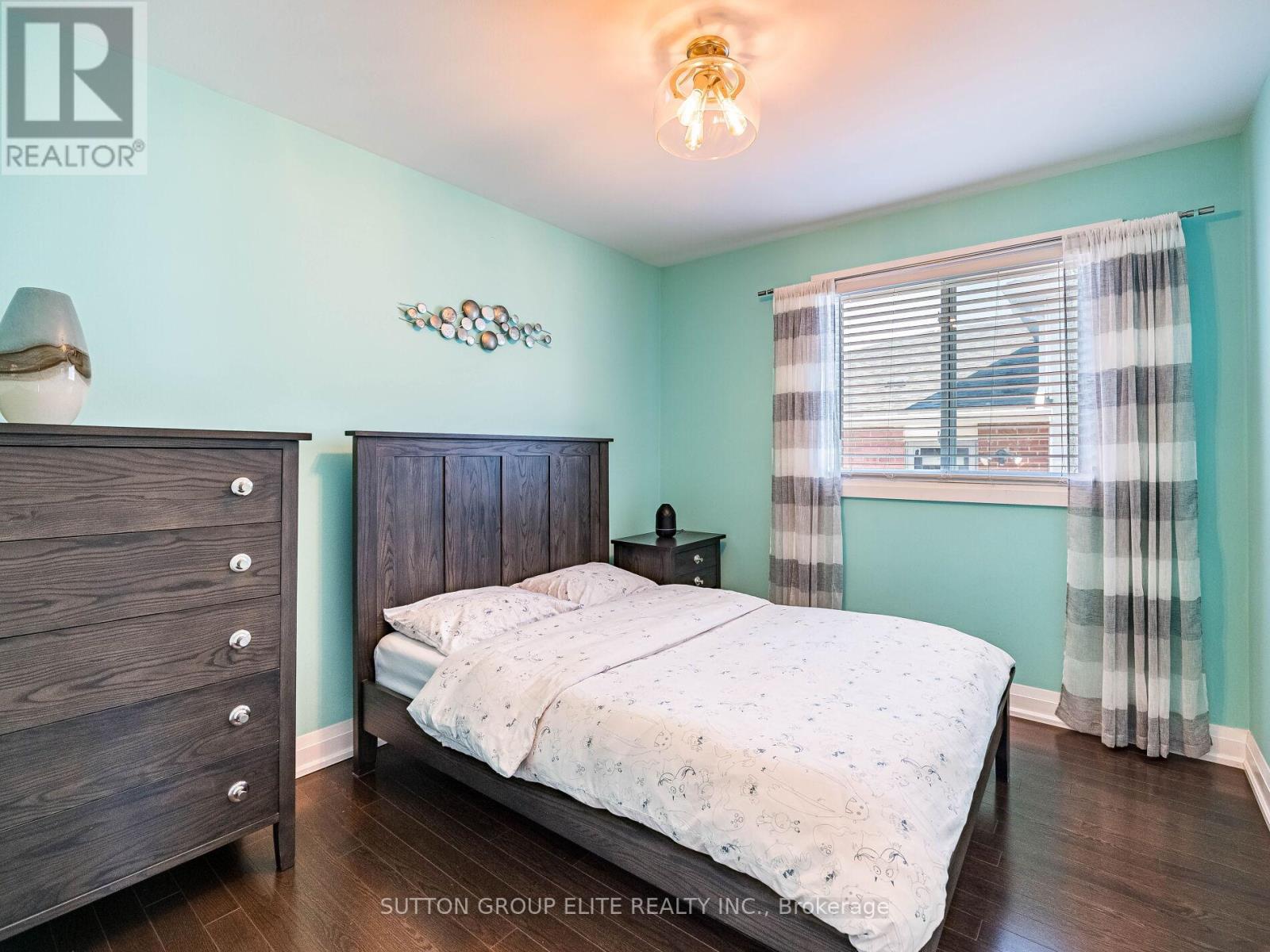 852 Consort Crescent, Mississauga, Ontario  L5C 1J9 - Photo 18 - W12212339