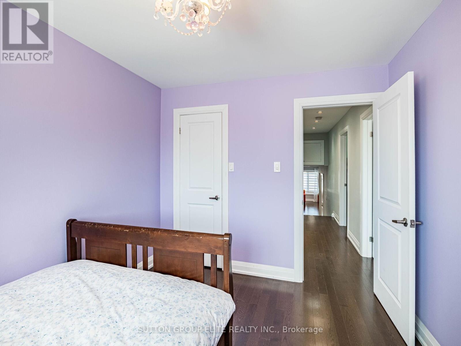 852 Consort Crescent, Mississauga, Ontario  L5C 1J9 - Photo 21 - W12212339