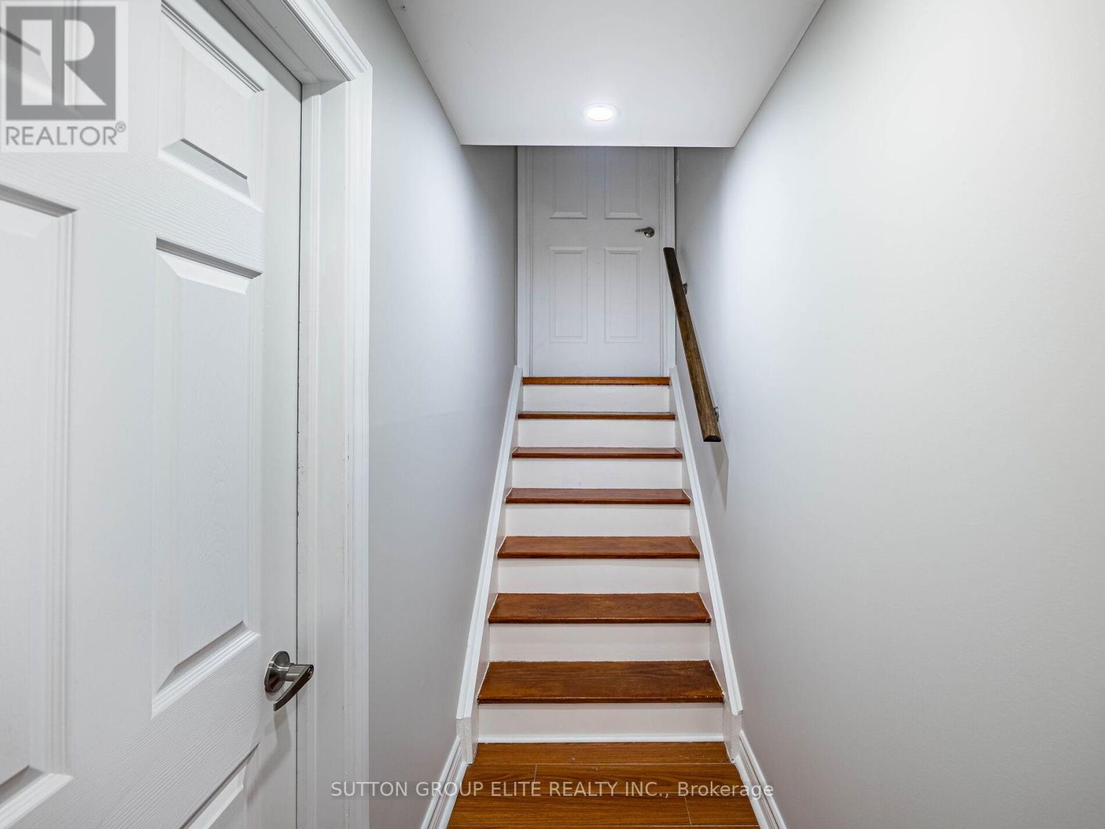 852 Consort Crescent, Mississauga, Ontario  L5C 1J9 - Photo 25 - W12212339