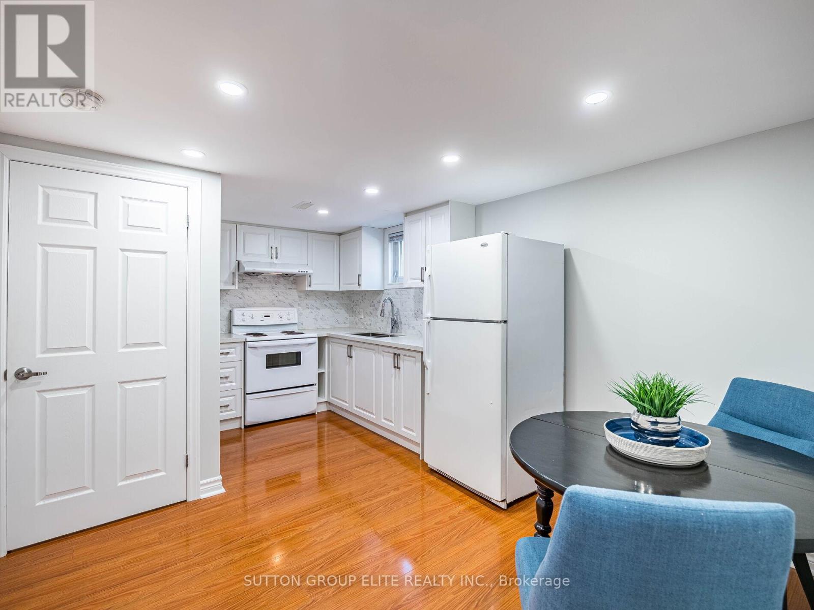 852 Consort Crescent, Mississauga, Ontario  L5C 1J9 - Photo 27 - W12212339