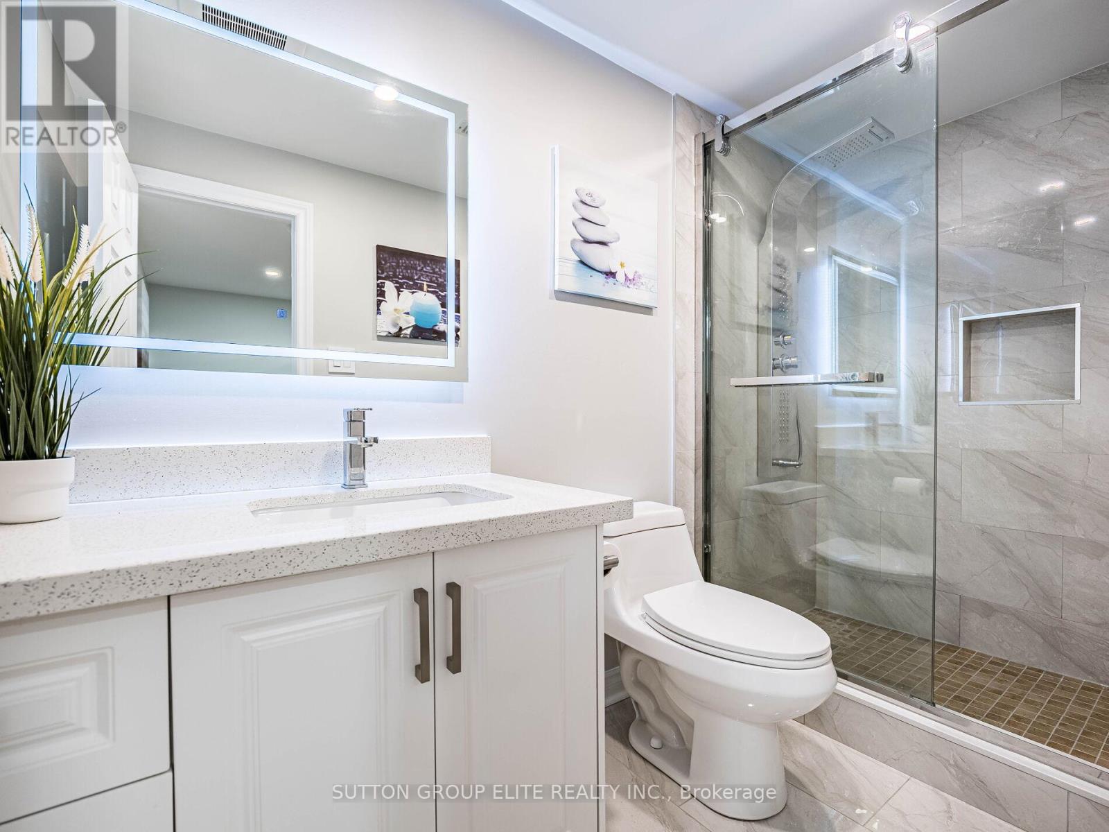 852 Consort Crescent, Mississauga, Ontario  L5C 1J9 - Photo 35 - W12212339