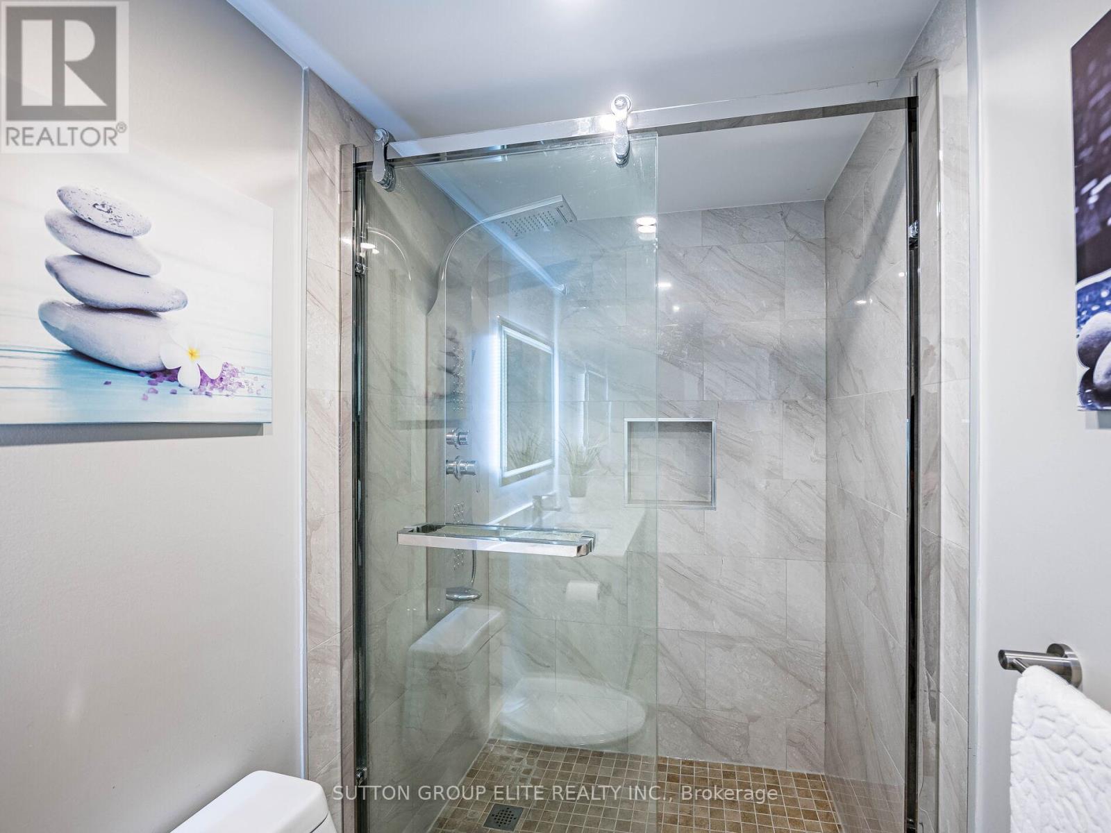 852 Consort Crescent, Mississauga, Ontario  L5C 1J9 - Photo 36 - W12212339