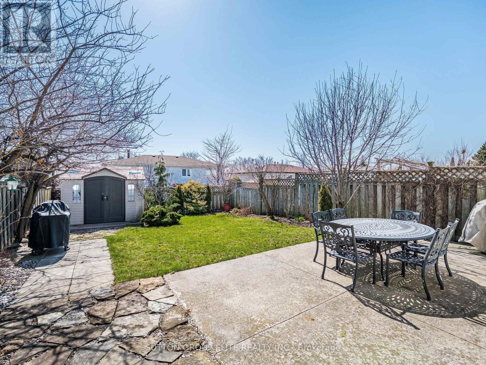 852 Consort Crescent, Mississauga, Ontario  L5C 1J9 - Photo 39 - W12212339