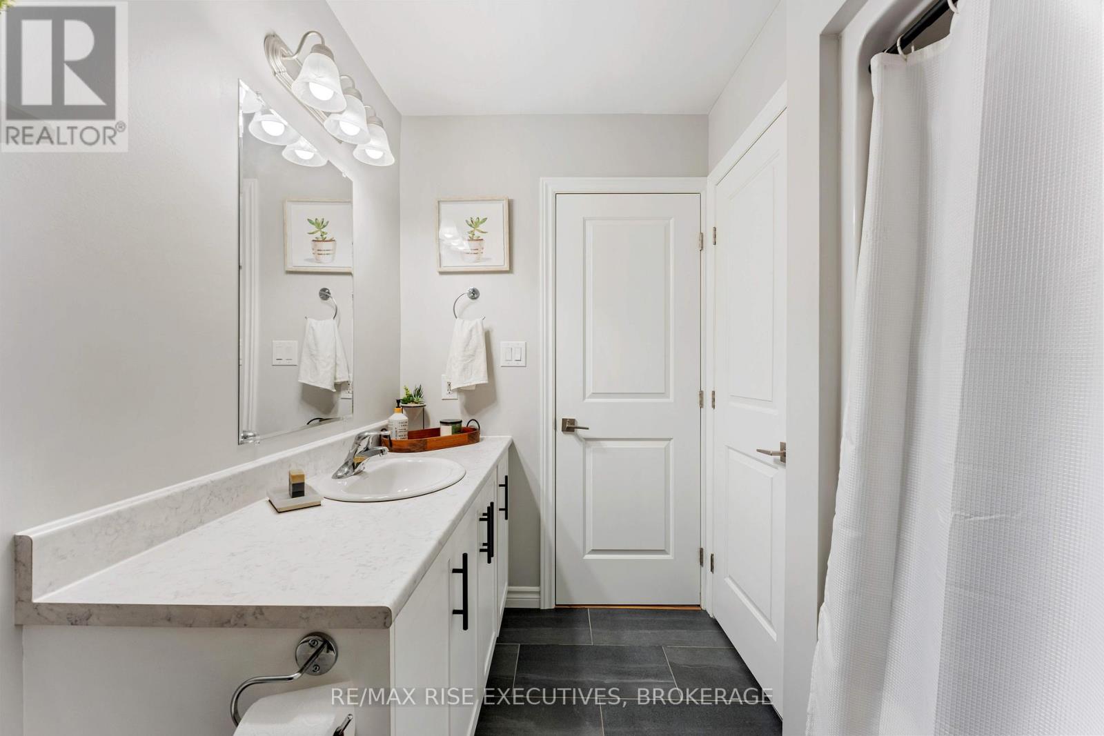 22 Tegan Court, Loyalist, Ontario  K0H 2H0 - Photo 31 - X12212671