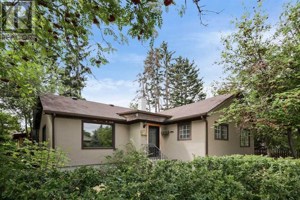 Property at 601 30 Avenue SW image 1