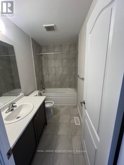 240 Explorer Way, Thorold, Ontario  L2V 0K2 - Photo 14 - X12212228
