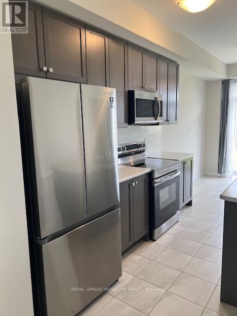 240 Explorer Way, Thorold, Ontario  L2V 0K2 - Photo 17 - X12212228