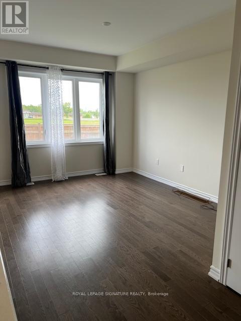 240 Explorer Way, Thorold, Ontario  L2V 0K2 - Photo 4 - X12212228