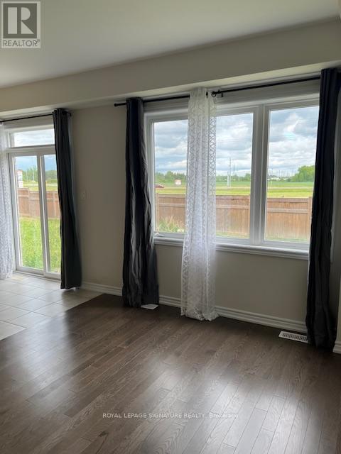 240 Explorer Way, Thorold, Ontario  L2V 0K2 - Photo 7 - X12212228