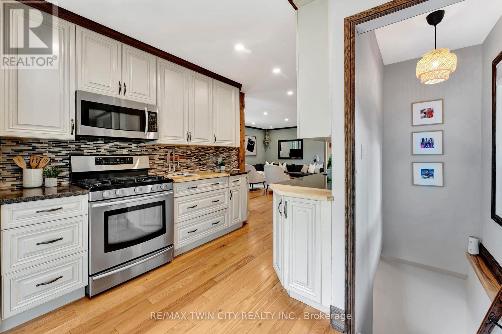 199 Dundas Lane, Cambridge, Ontario  N1R 1S7 - Photo 14 - X12212235