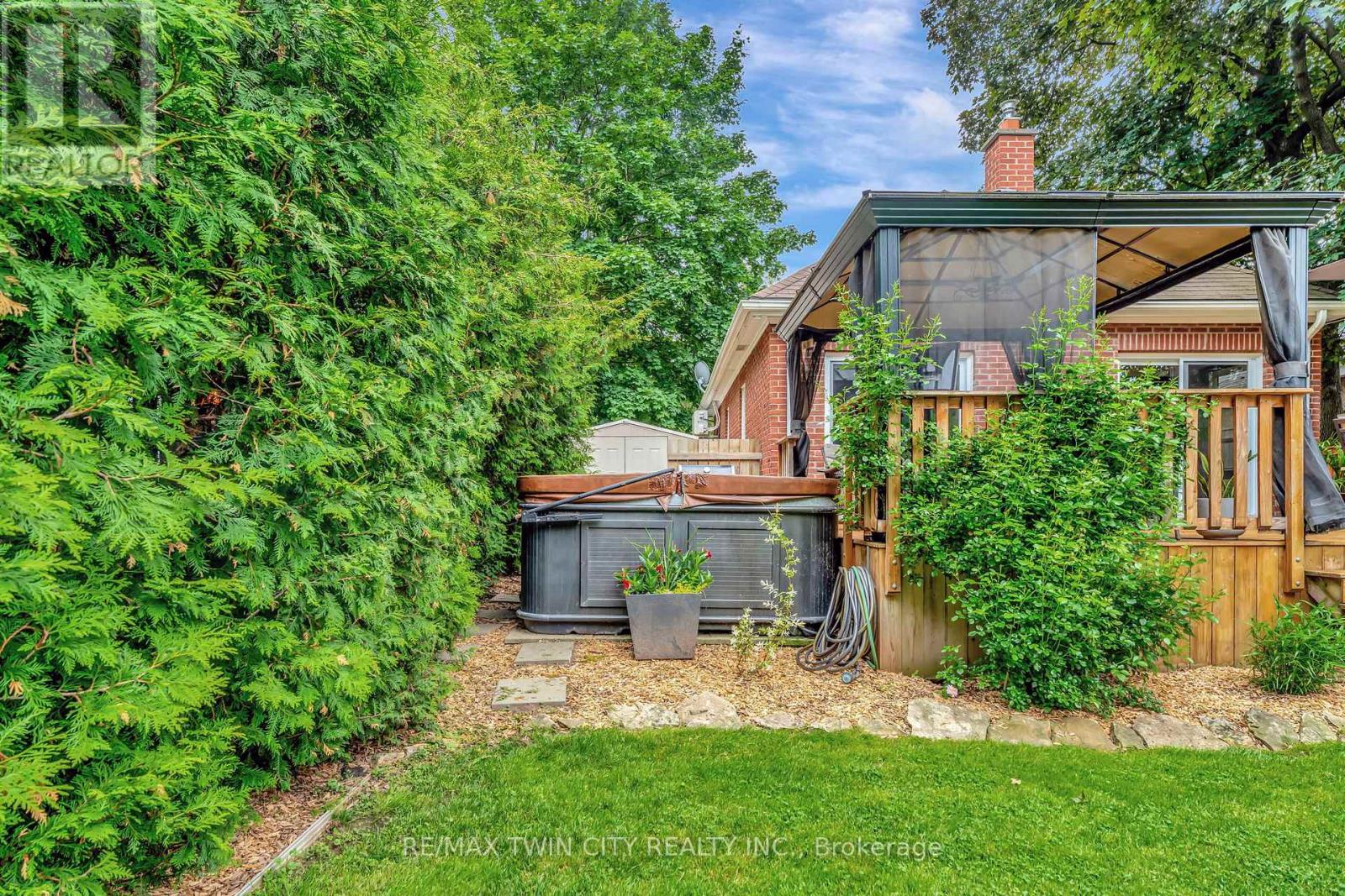 199 Dundas Lane, Cambridge, Ontario  N1R 1S7 - Photo 28 - X12212235