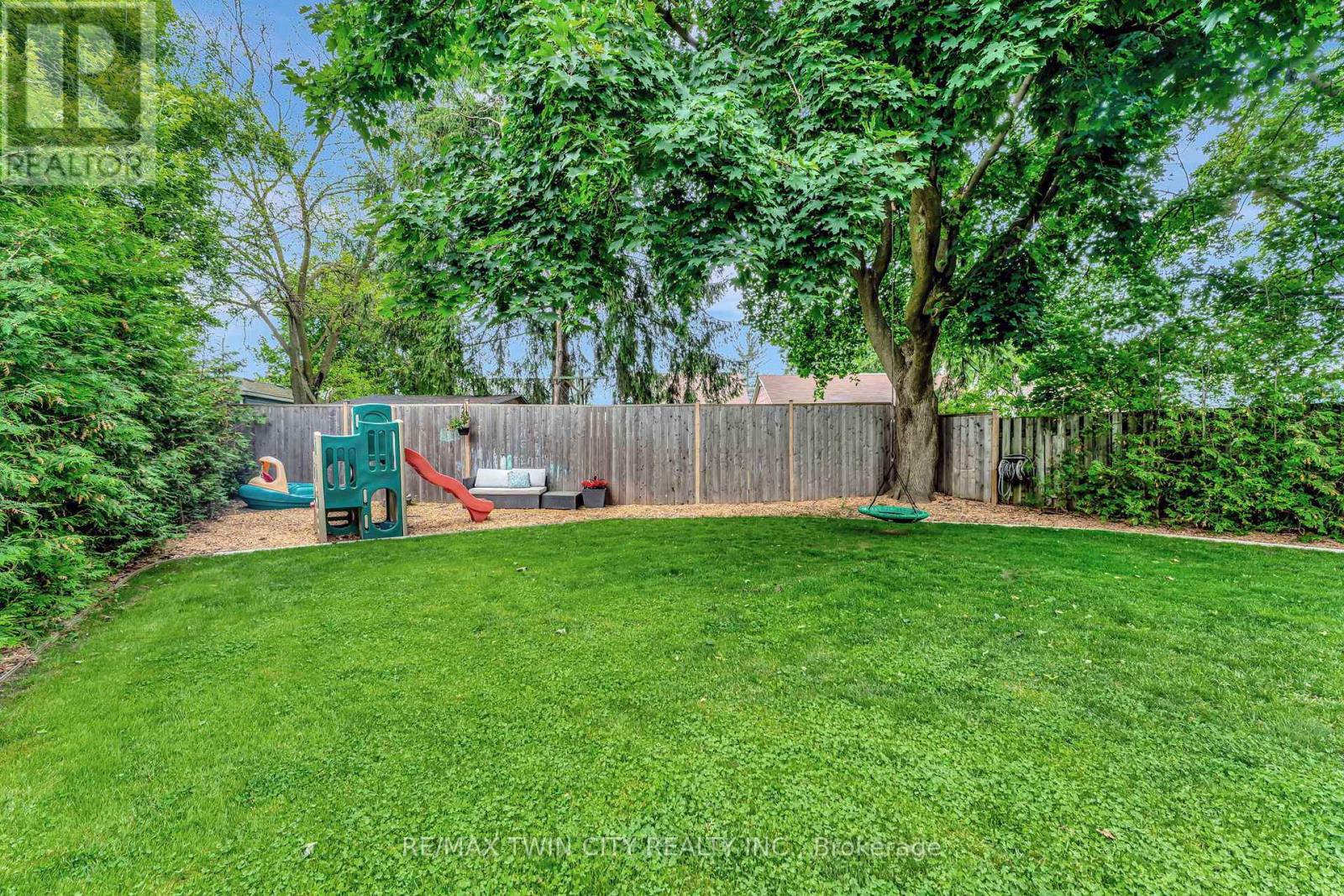 199 Dundas Lane, Cambridge, Ontario  N1R 1S7 - Photo 31 - X12212235