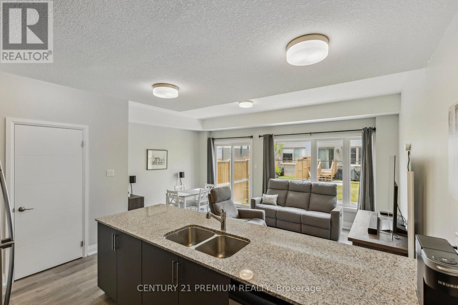 29 - 36 Steel Crescent, Guelph (St. Patrick's Ward), Ontario  N1E 0S7 - Photo 12 - X12212272