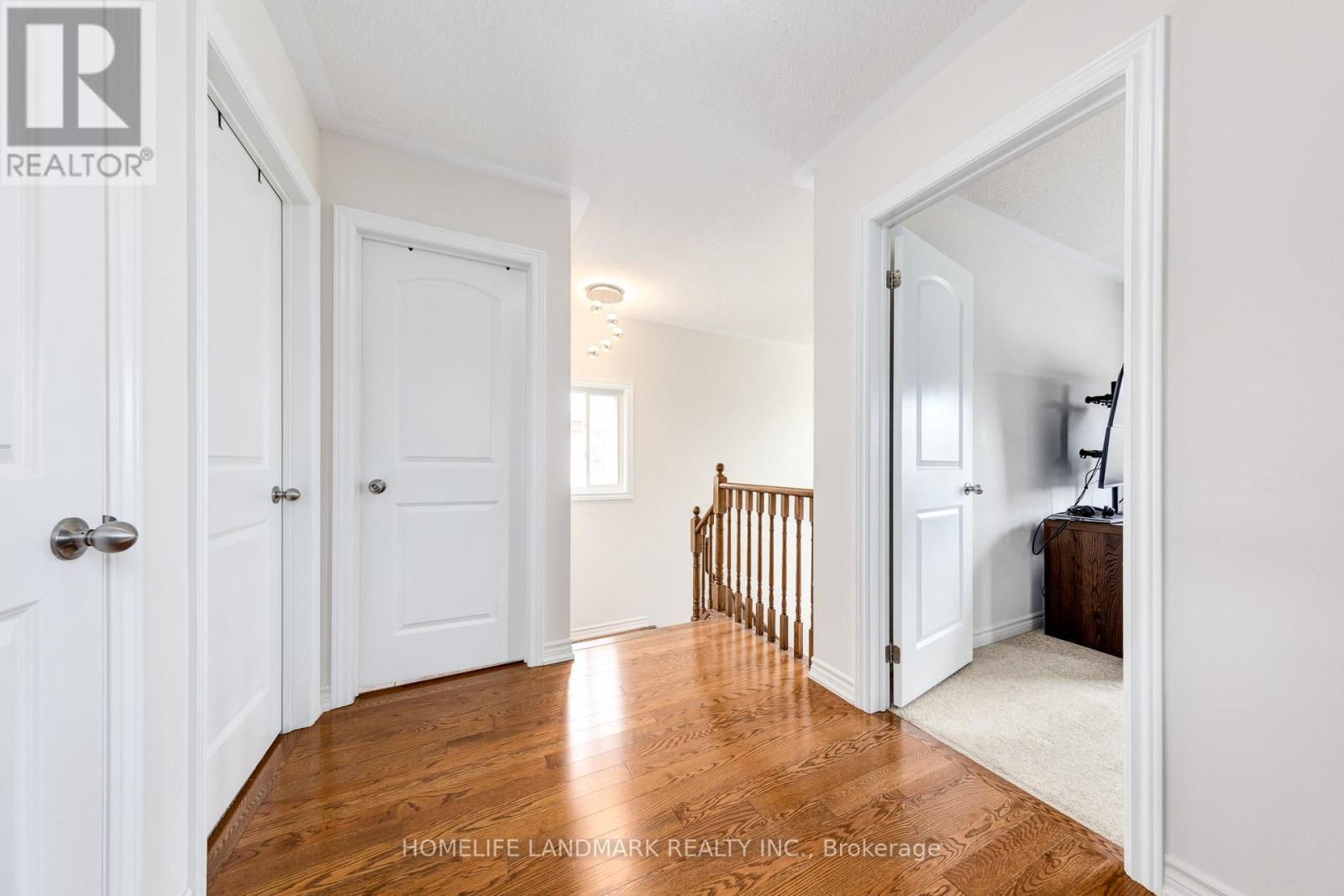 592 Settlers Ridge, Peterborough North (North), Ontario  K9L 0E6 - Photo 18 - X12212324
