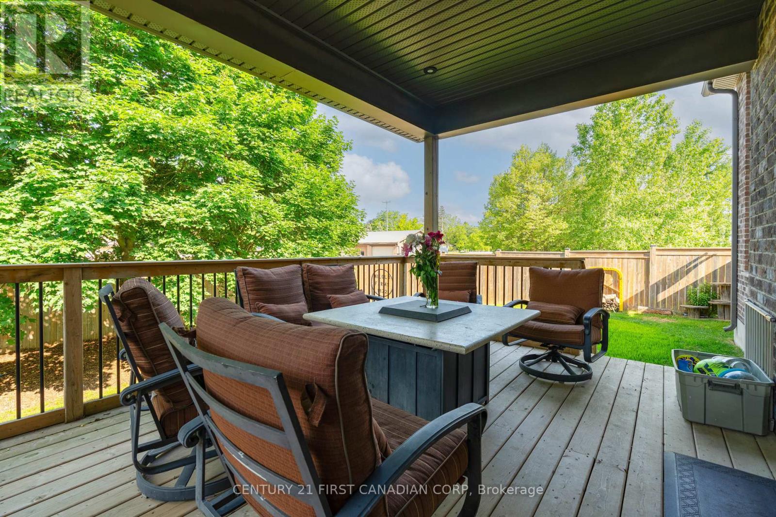 191 Spencer Avenue, Lucan Biddulph (Lucan), Ontario  N0M 2J0 - Photo 9 - X12212630