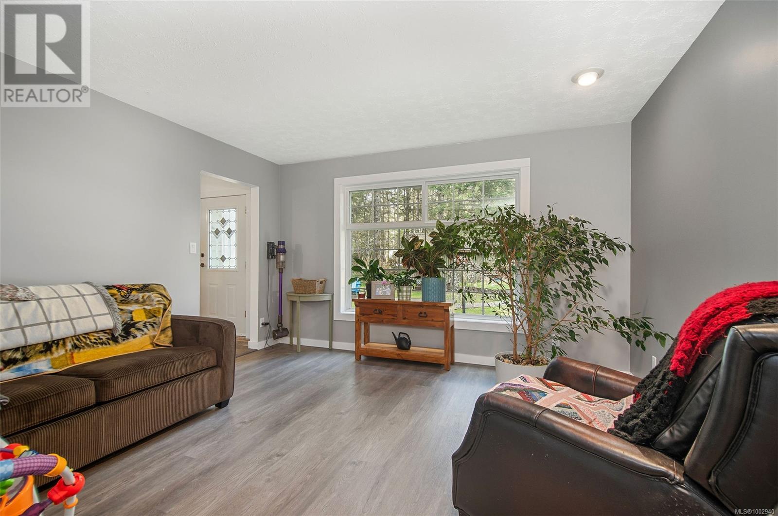 3835 James Cres, Black Creek, British Columbia  V9J 1G1 - Photo 11 - 1002940