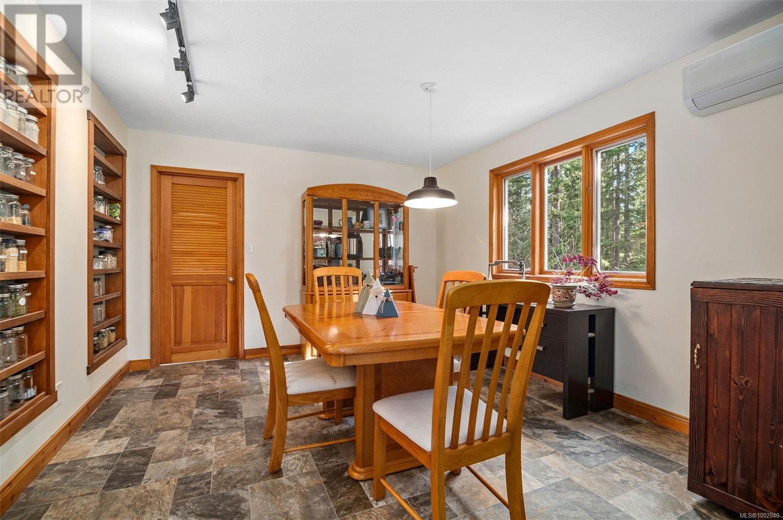 3835 James Cres, Black Creek, British Columbia  V9J 1G1 - Photo 17 - 1002940