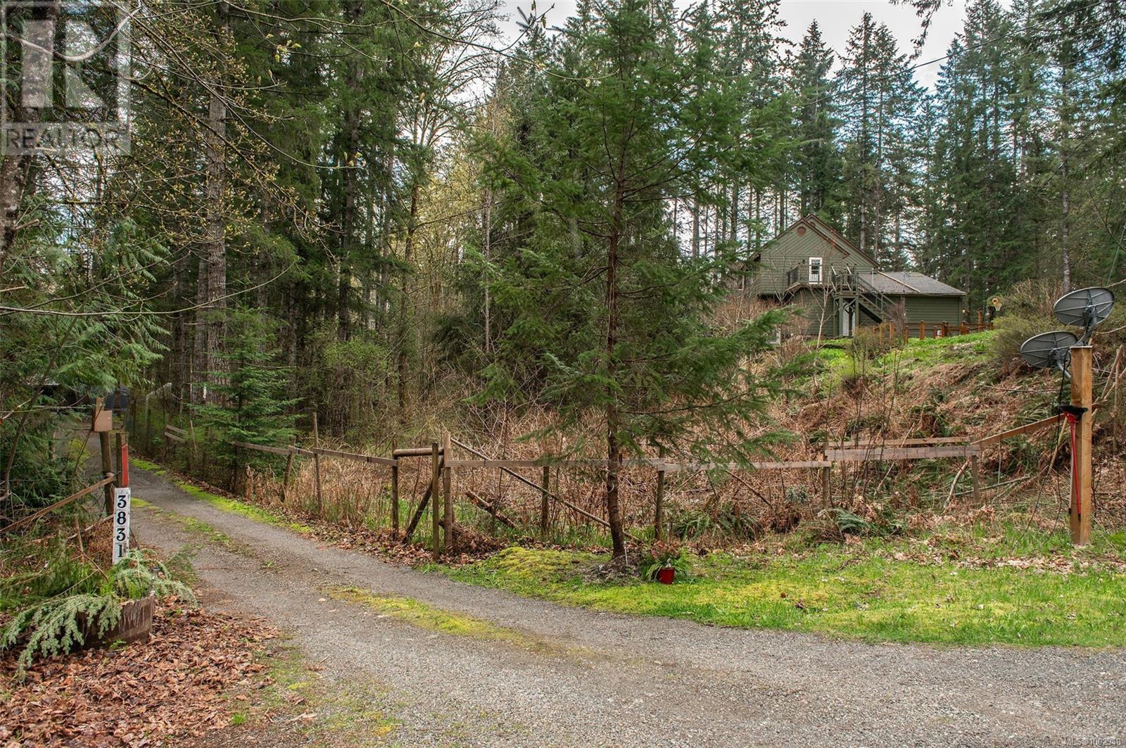 3835 James Cres, Black Creek, British Columbia  V9J 1G1 - Photo 48 - 1002940
