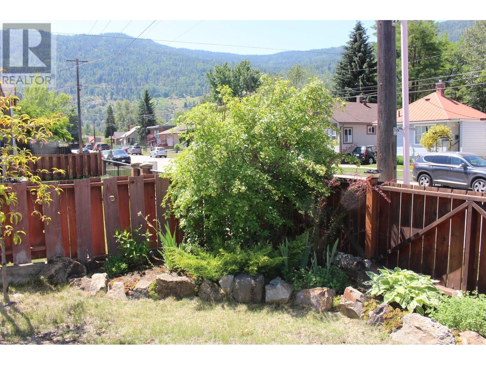 1317 Columbia Avenue, Trail, British Columbia  V1R 1J5 - Photo 10 - 10351507