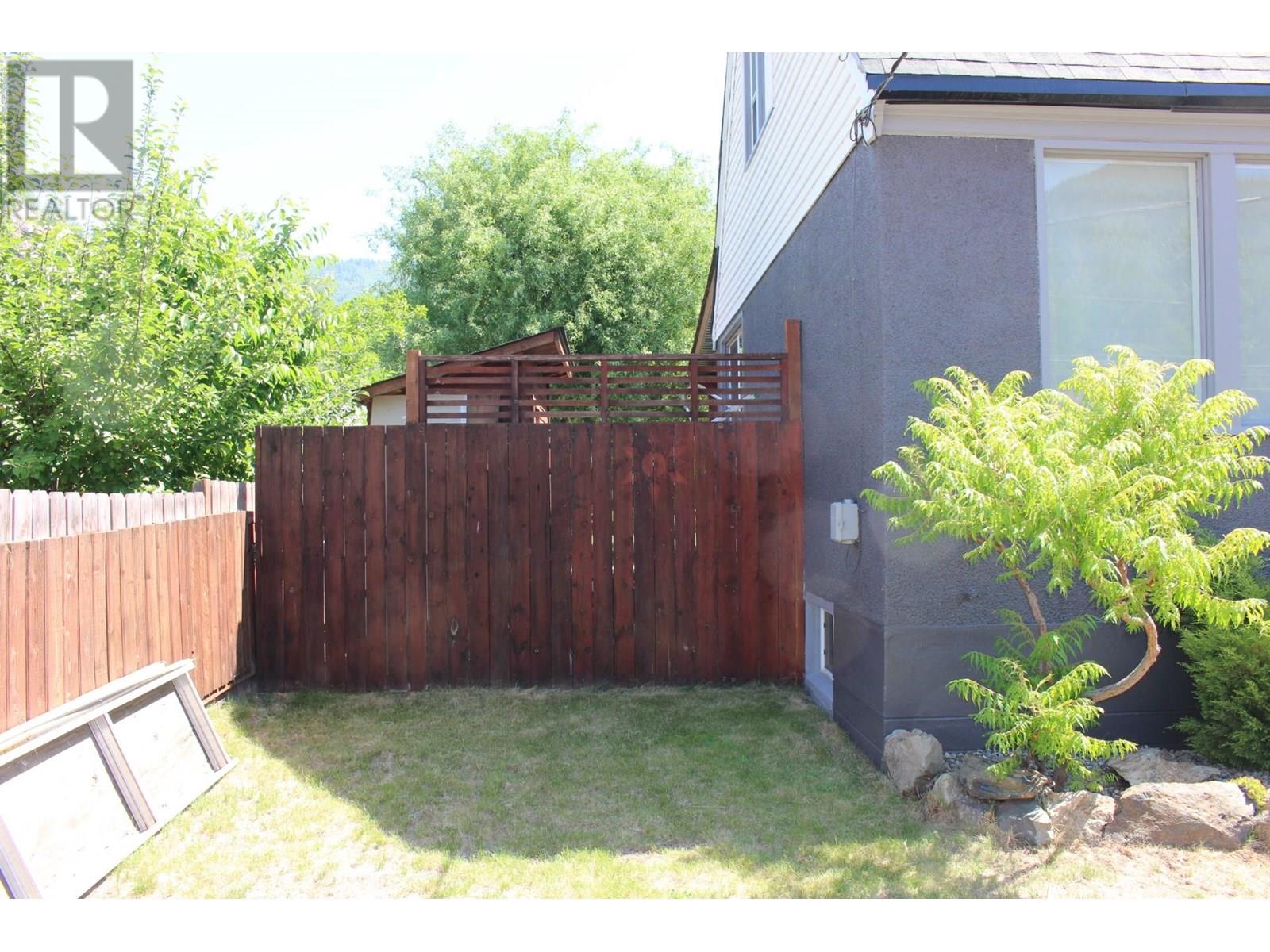 1317 Columbia Avenue, Trail, British Columbia  V1R 1J5 - Photo 3 - 10351507