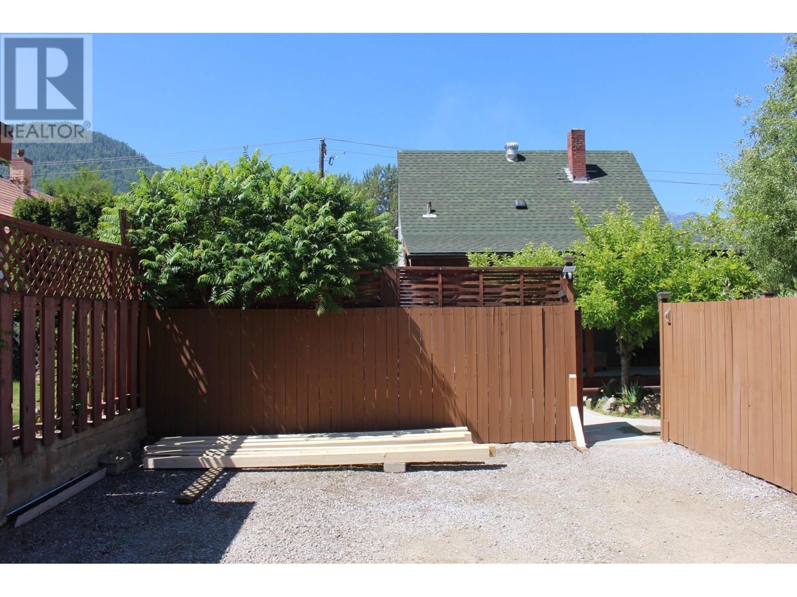 1317 Columbia Avenue, Trail, British Columbia  V1R 1J5 - Photo 15 - 10351507
