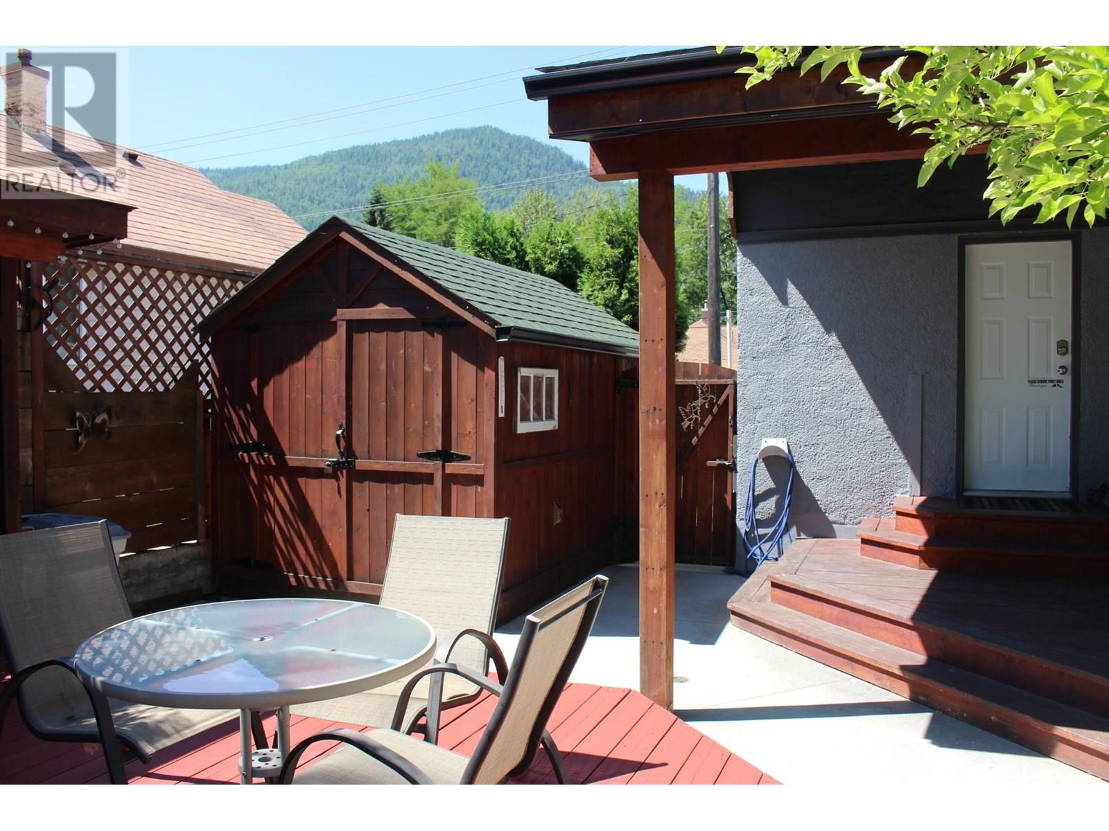 1317 Columbia Avenue, Trail, British Columbia  V1R 1J5 - Photo 20 - 10351507