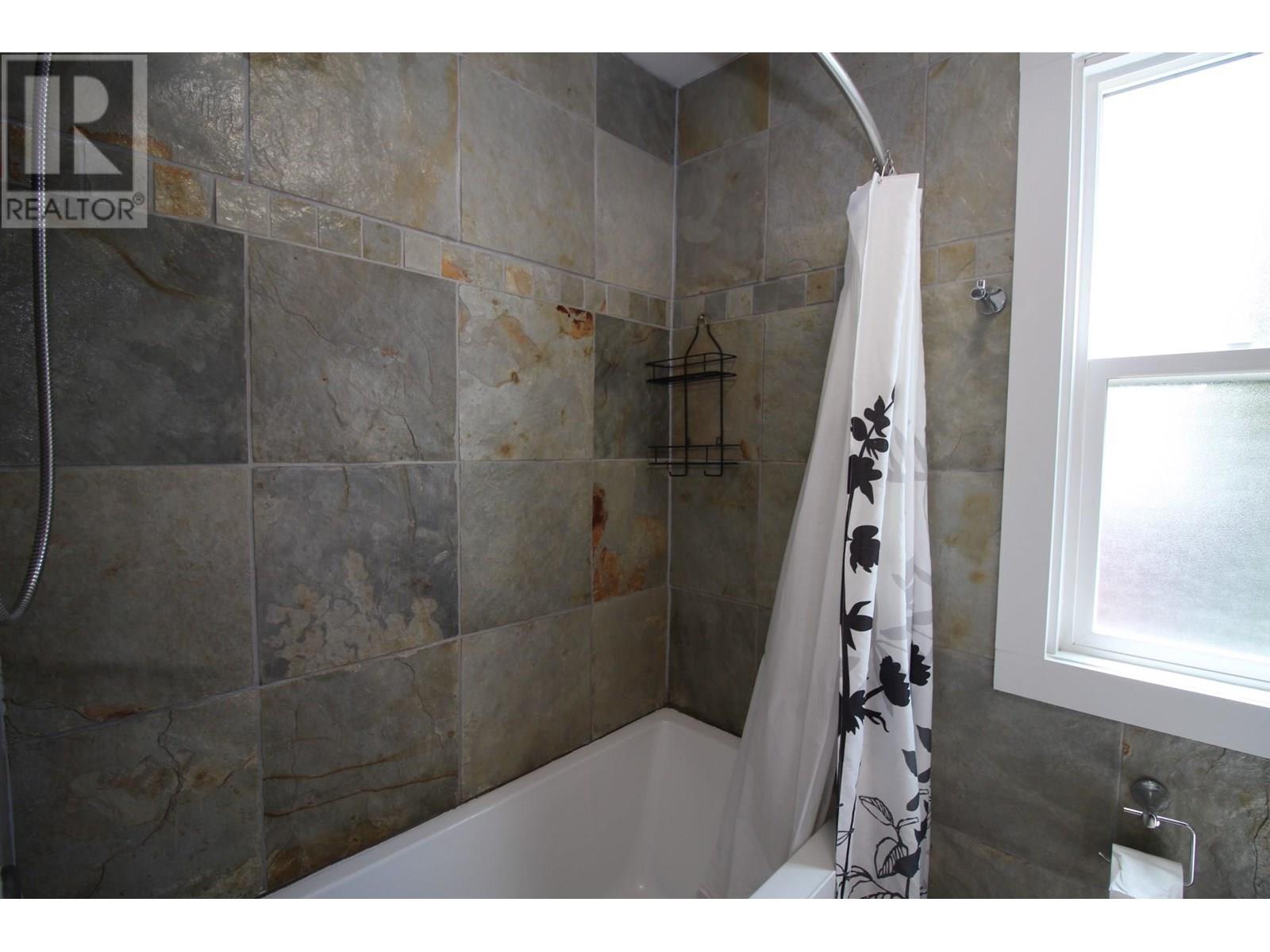 1317 Columbia Avenue, Trail, British Columbia  V1R 1J5 - Photo 32 - 10351507