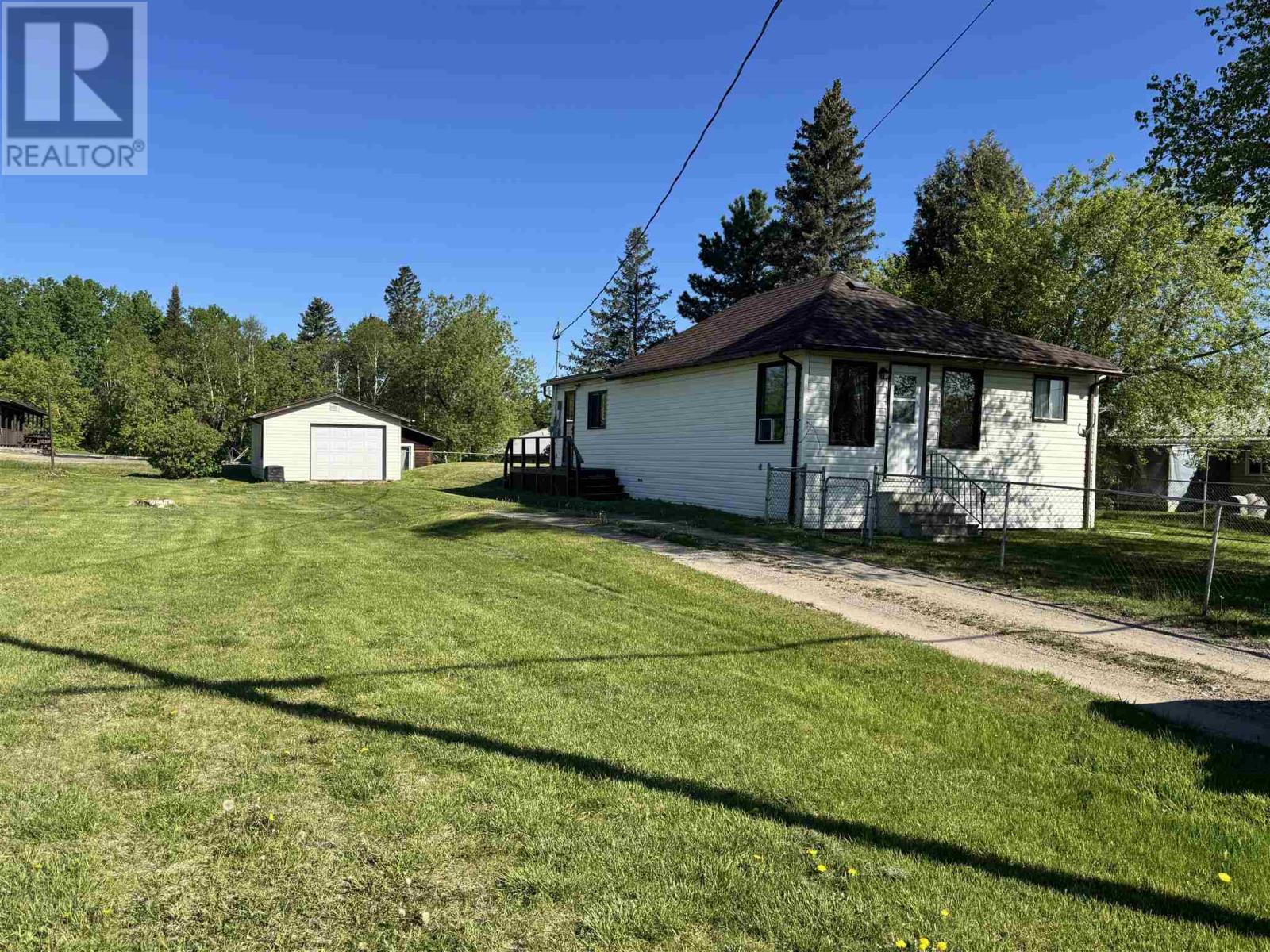 32 Orde Street, Minaki, Ontario
