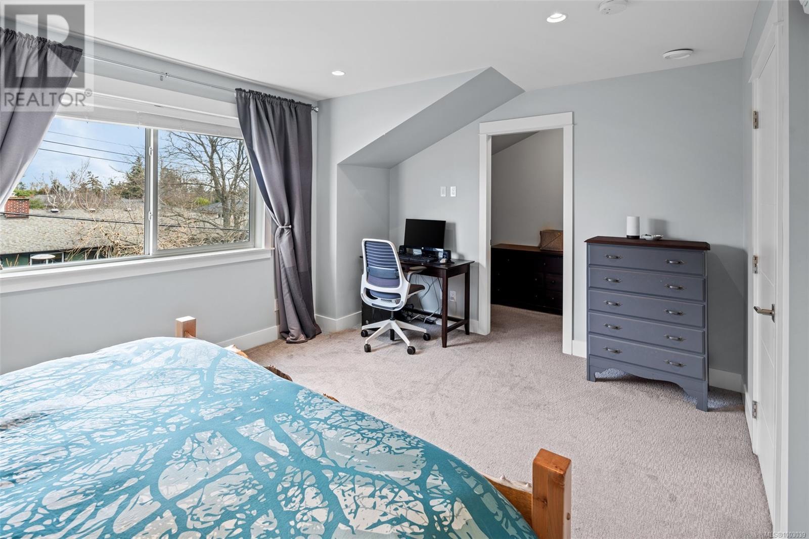 4 2923 Shelbourne St, Victoria, British Columbia  V8R 4M7 - Photo 19 - 1003039