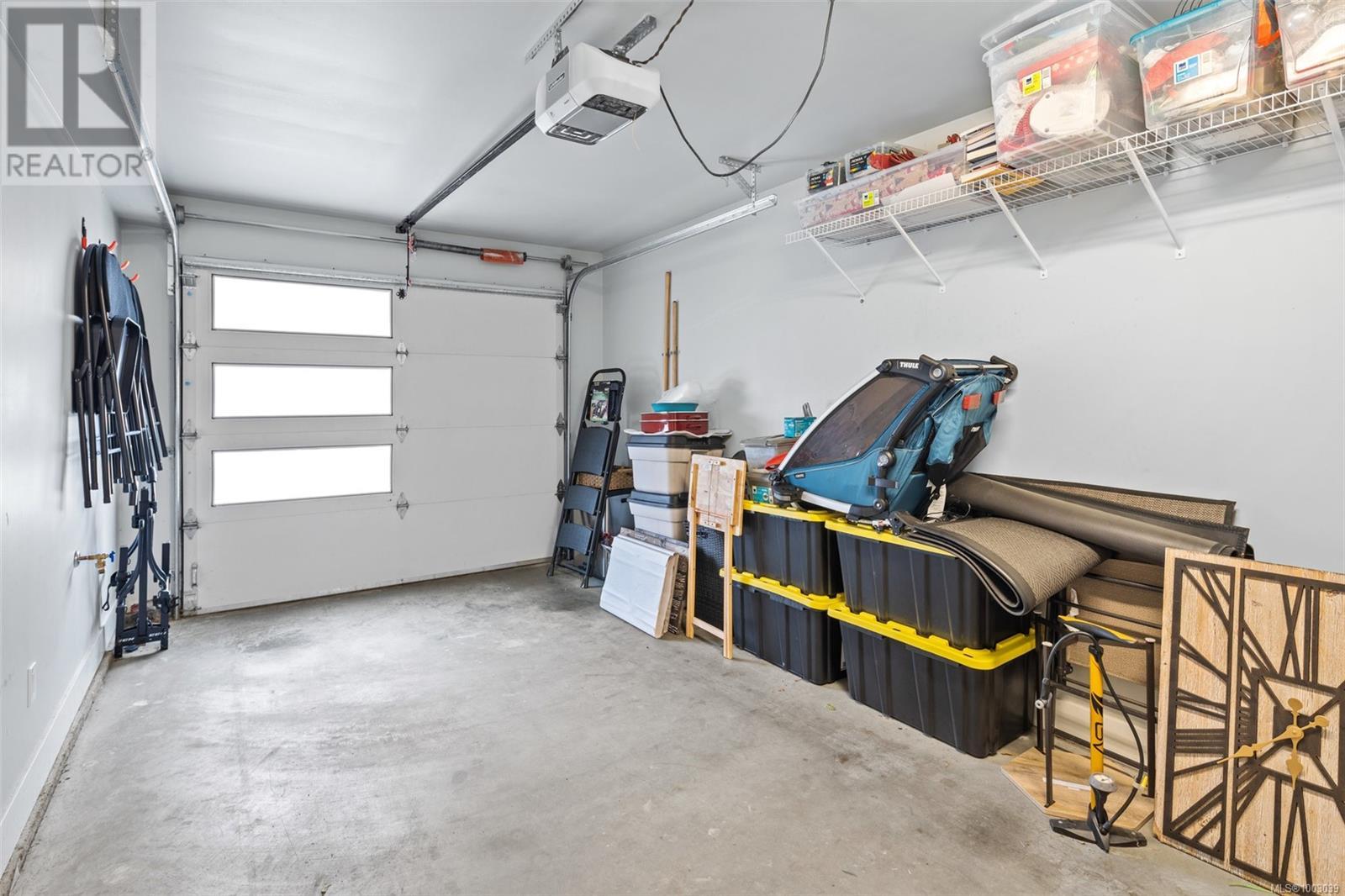 4 2923 Shelbourne St, Victoria, British Columbia  V8R 4M7 - Photo 23 - 1003039