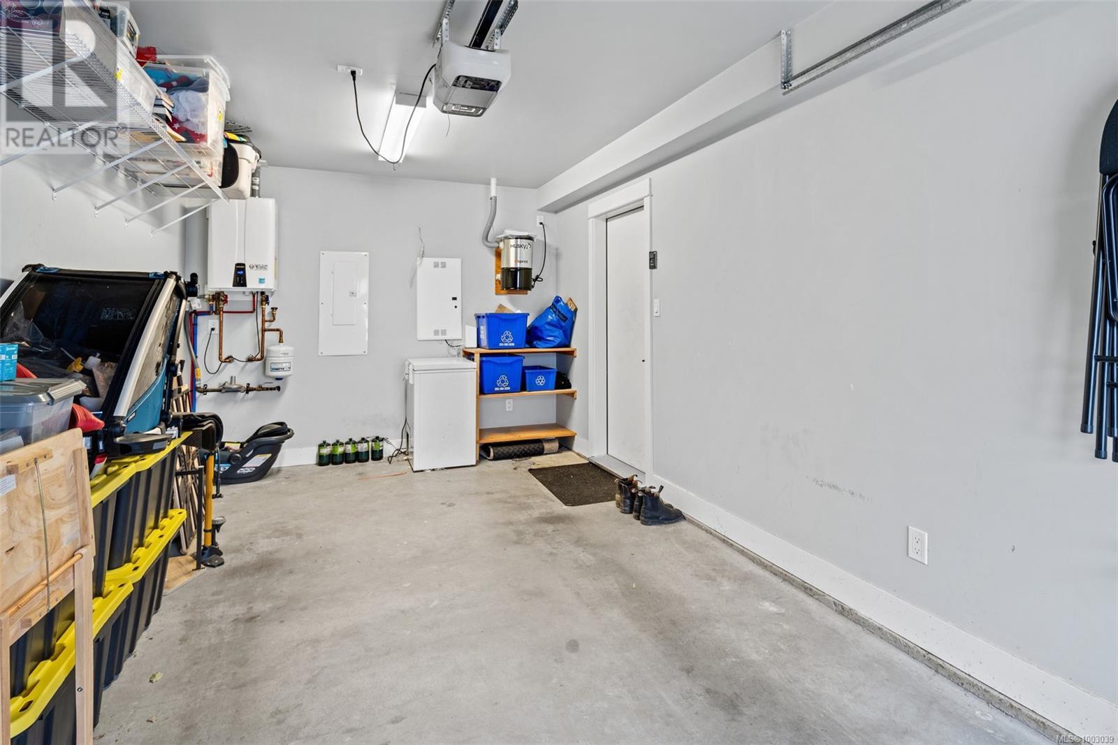 4 2923 Shelbourne St, Victoria, British Columbia  V8R 4M7 - Photo 24 - 1003039