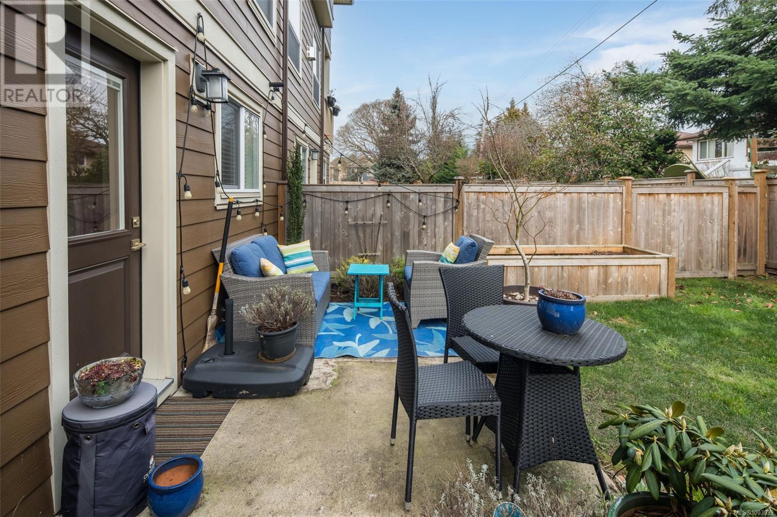 4 2923 Shelbourne St, Victoria, British Columbia  V8R 4M7 - Photo 28 - 1003039