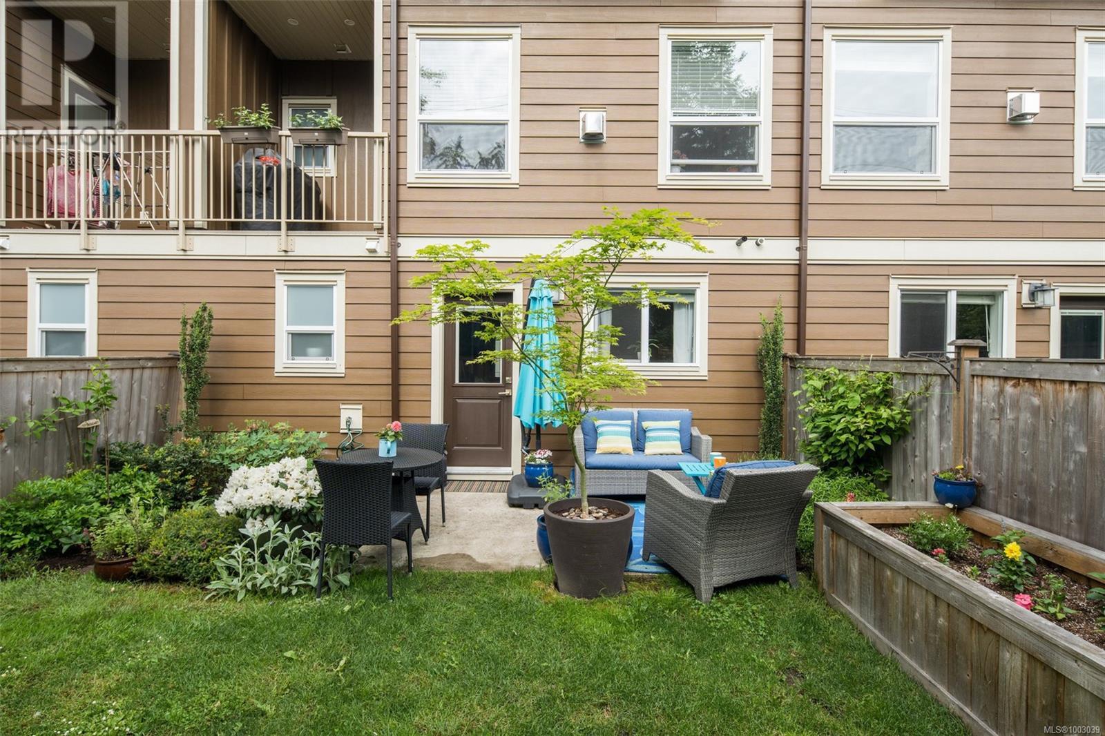 4 2923 Shelbourne St, Victoria, British Columbia  V8R 4M7 - Photo 37 - 1003039