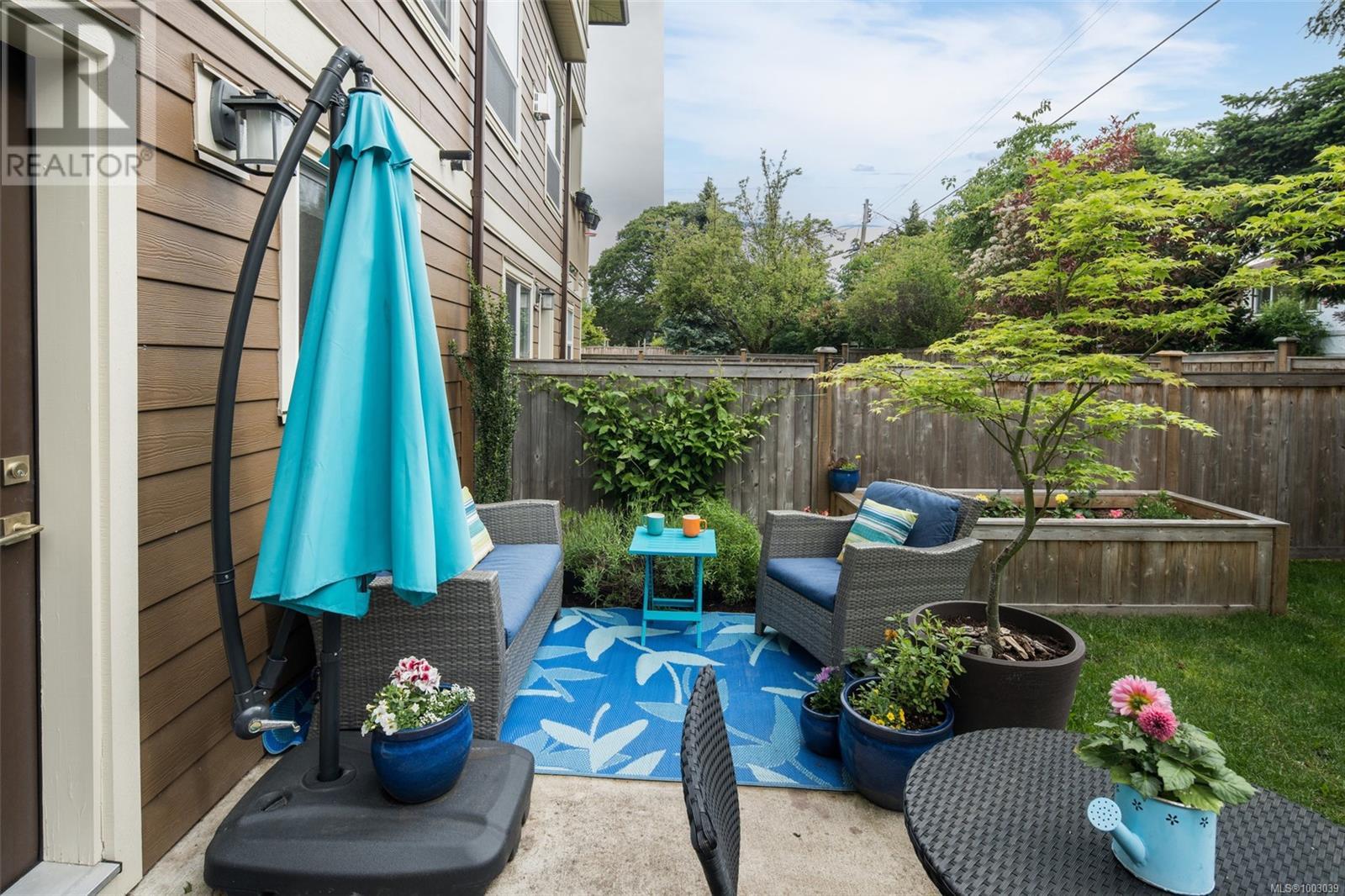 4 2923 Shelbourne St, Victoria, British Columbia  V8R 4M7 - Photo 40 - 1003039