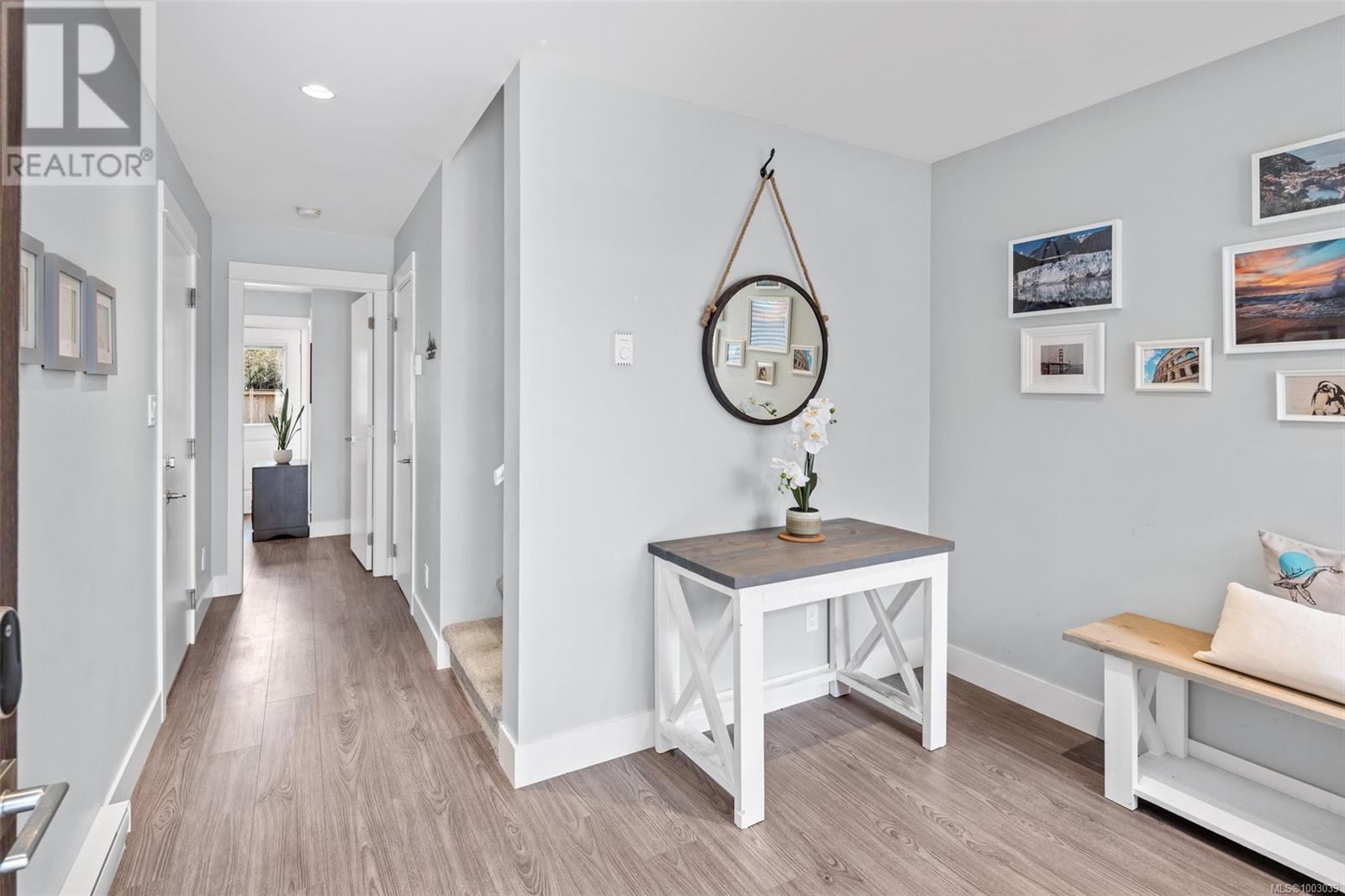 4 2923 Shelbourne St, Victoria, British Columbia  V8R 4M7 - Photo 9 - 1003039