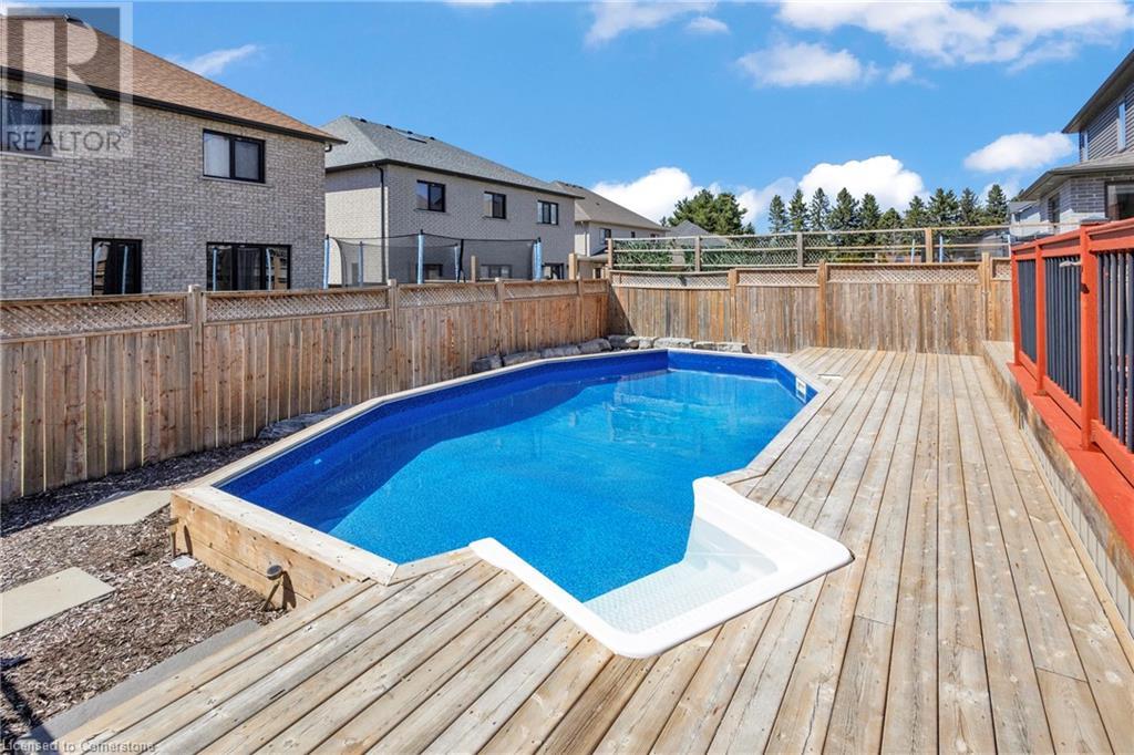 801 Halifax Road, Woodstock, Ontario  N4T 0C6 - Photo 3 - 40739953