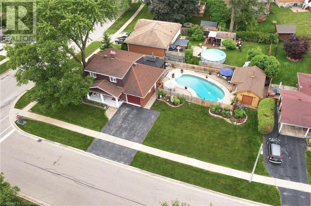 1 KINGFISHER Drive, Elmira, Ontario