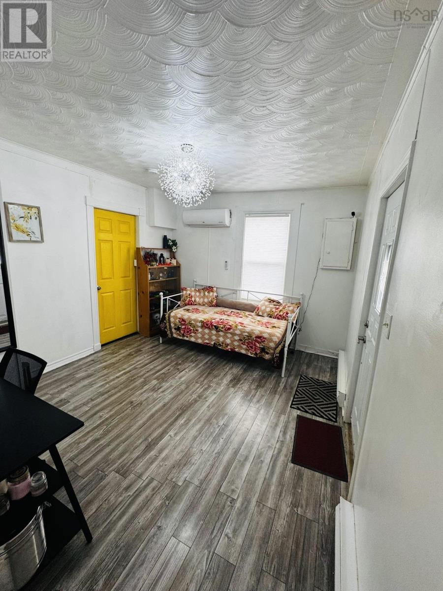 105 Welton Street, Sydney, Nova Scotia  B1P 5R6 - Photo 3 - 202510528