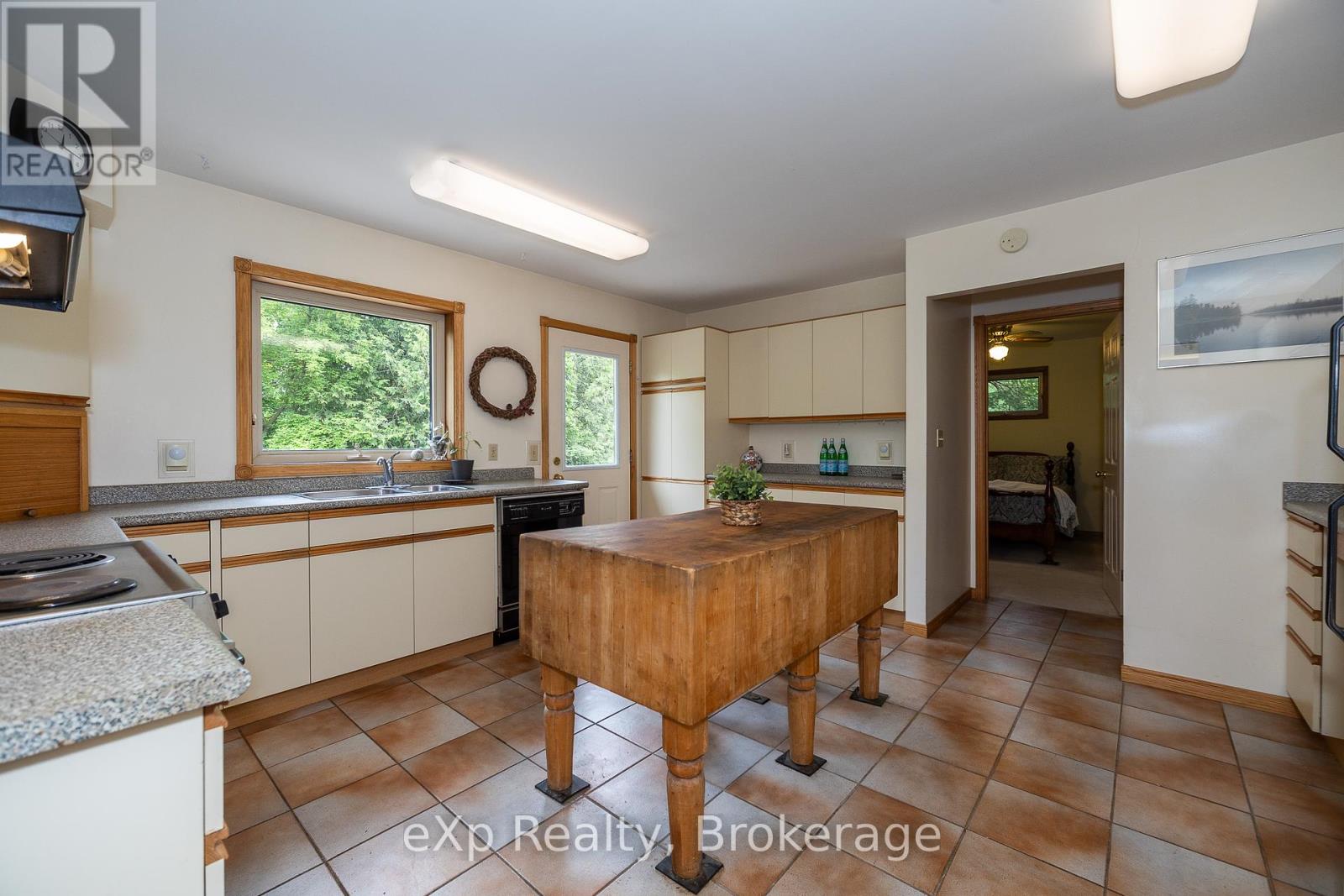 64 Garafraxa Street, Chatsworth, Ontario  N0H 1G0 - Photo 11 - X12212633