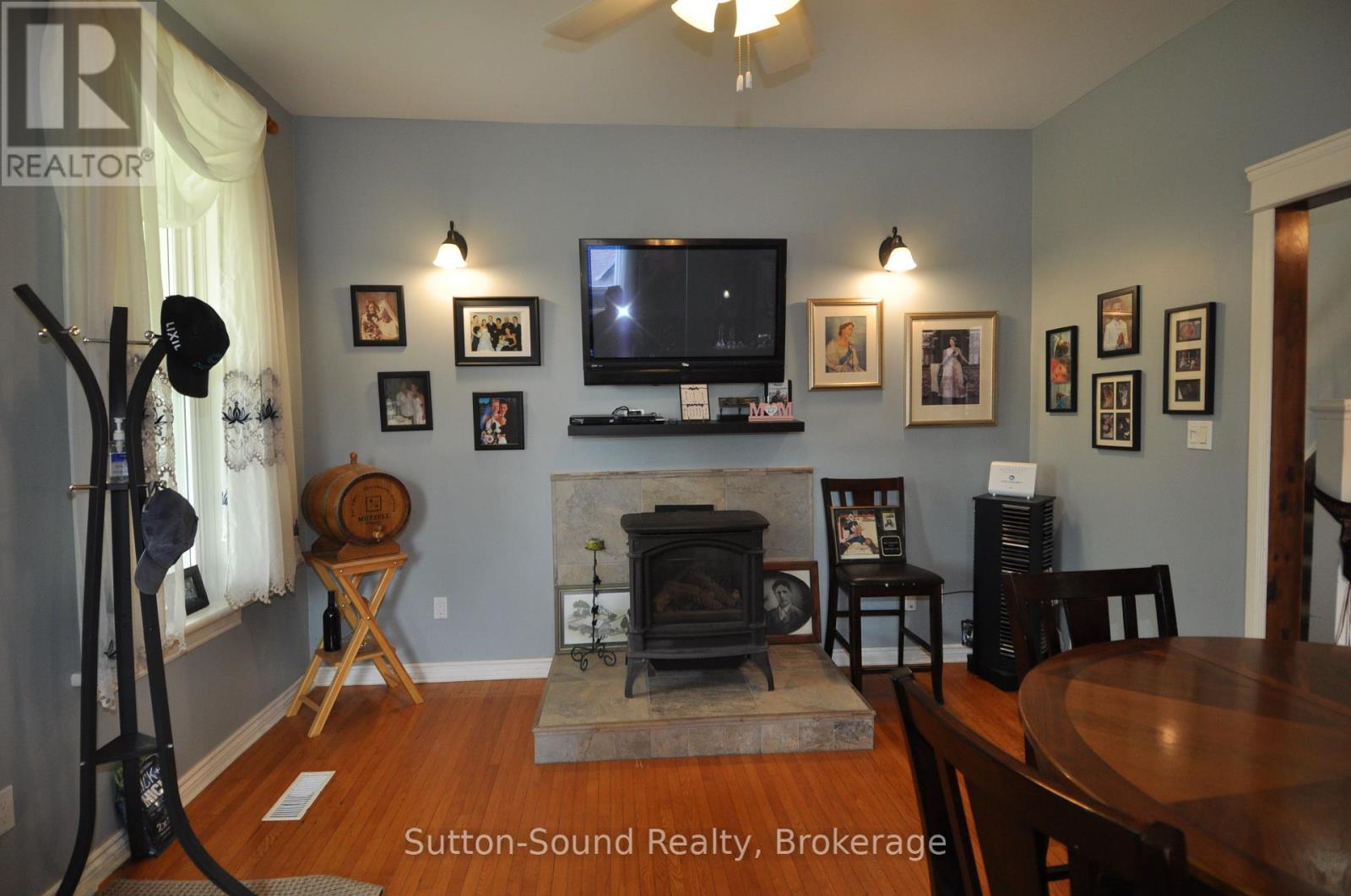 77 Highway 10 Highway, Chatsworth, Ontario  N0H 1G0 - Photo 4 - X12212643