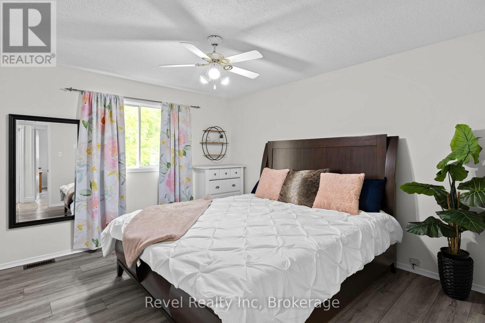 35 Macklaim Drive, Parry Sound, Ontario  P2A 2Z7 - Photo 11 - X12212661