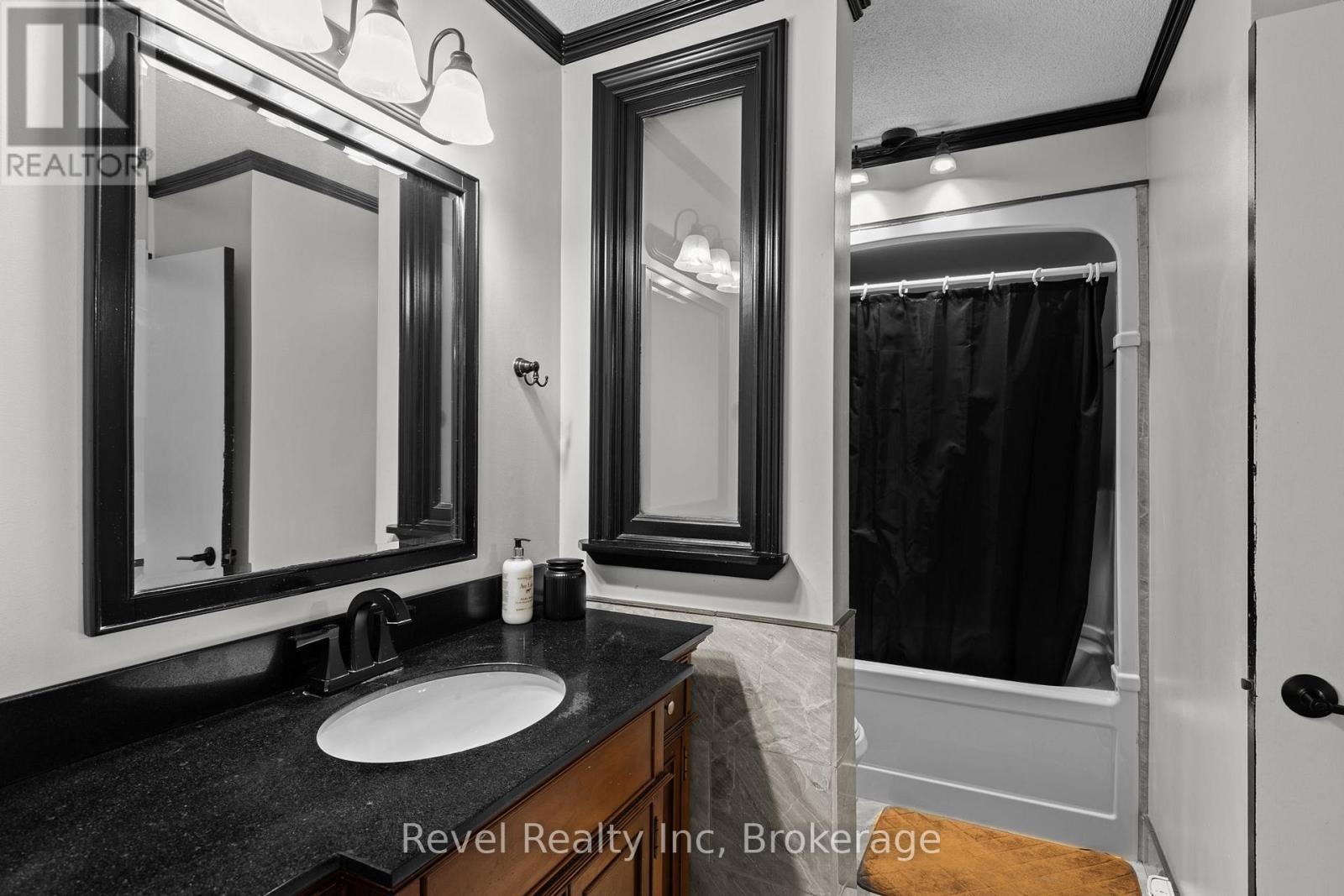 35 Macklaim Drive, Parry Sound, Ontario  P2A 2Z7 - Photo 16 - X12212661
