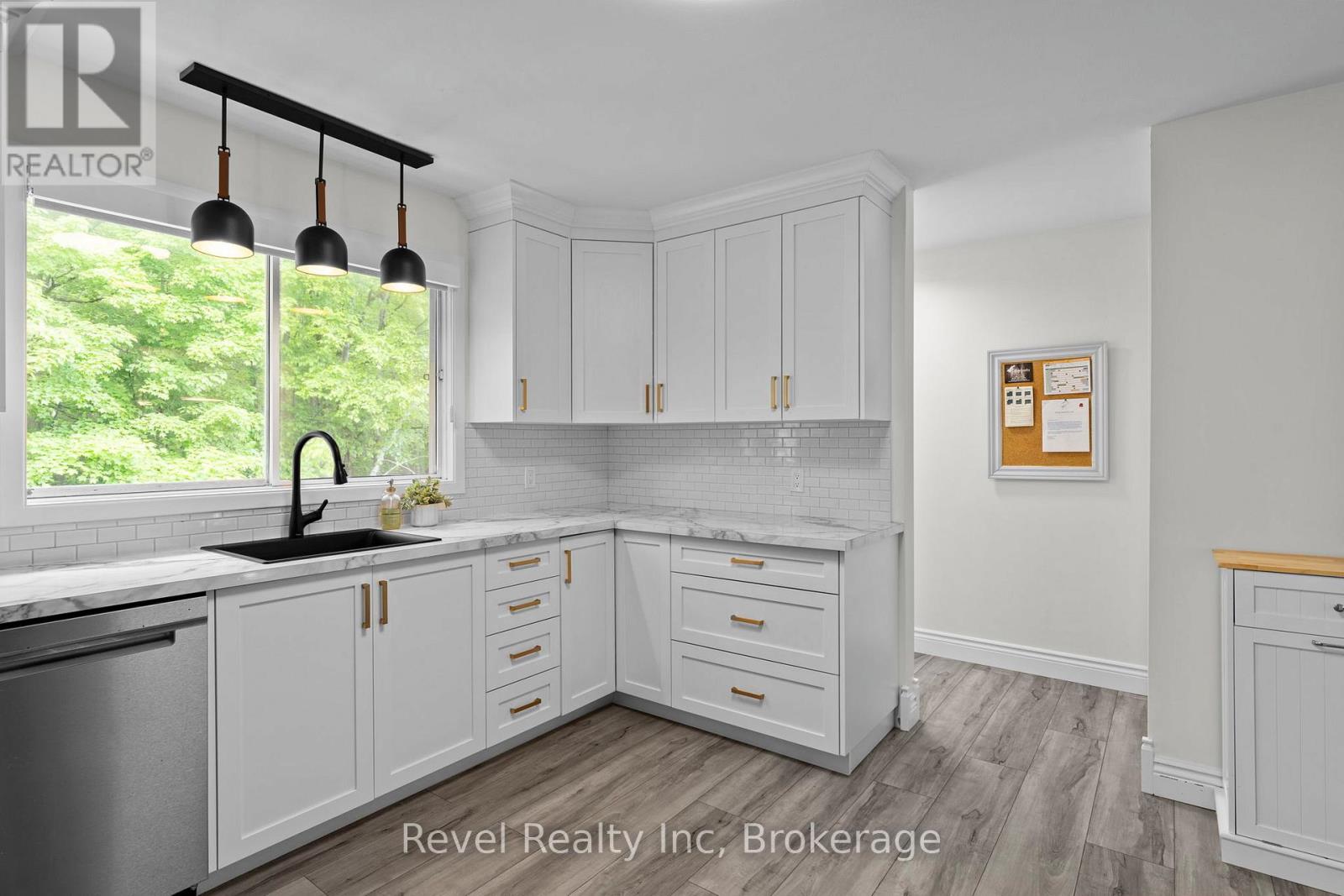 35 Macklaim Drive, Parry Sound, Ontario  P2A 2Z7 - Photo 4 - X12212661