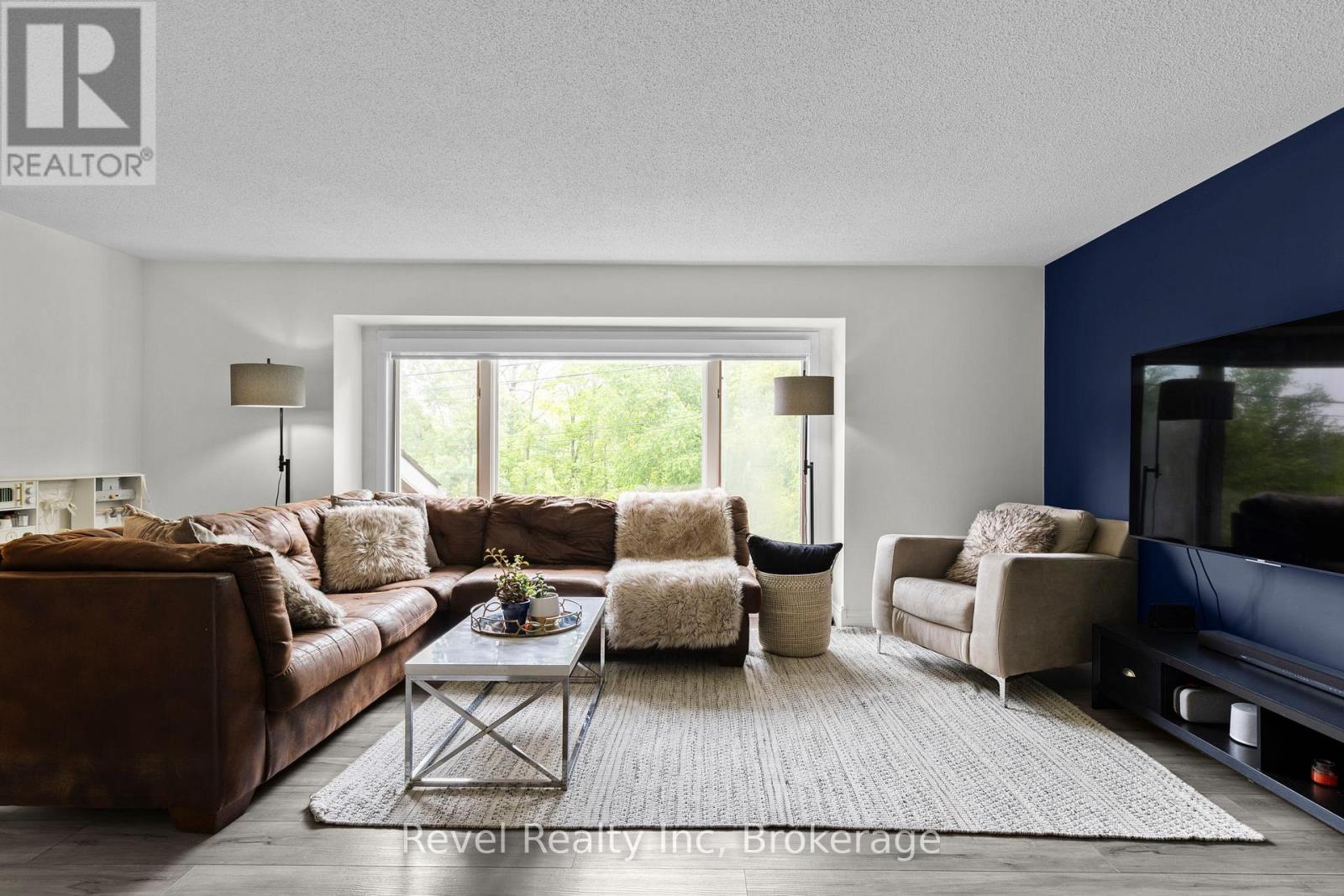 35 Macklaim Drive, Parry Sound, Ontario  P2A 2Z7 - Photo 8 - X12212661