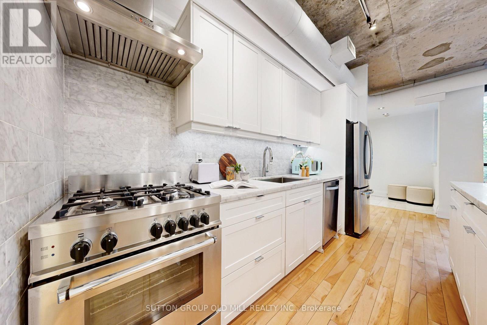 320 - 62 Niagara Street, Toronto (Niagara), Ontario  M5V 1C5 - Photo 15 - C12212353