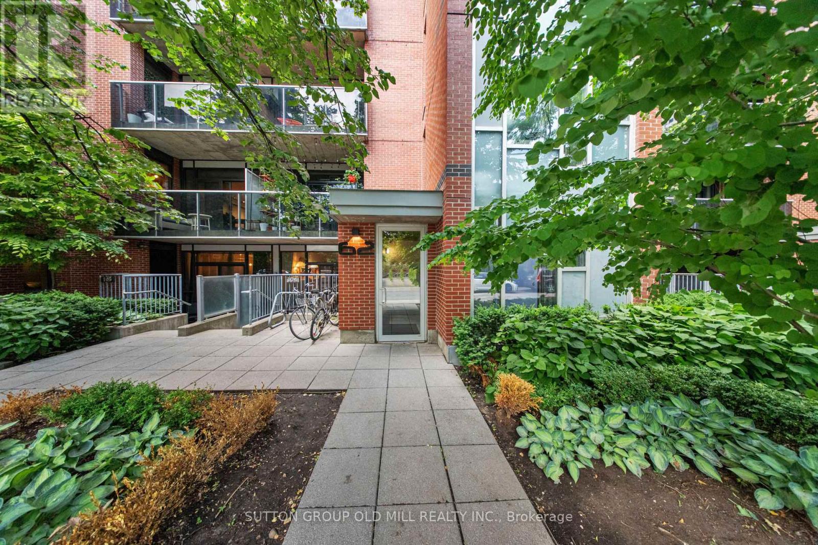 320 - 62 Niagara Street, Toronto (Niagara), Ontario  M5V 1C5 - Photo 2 - C12212353