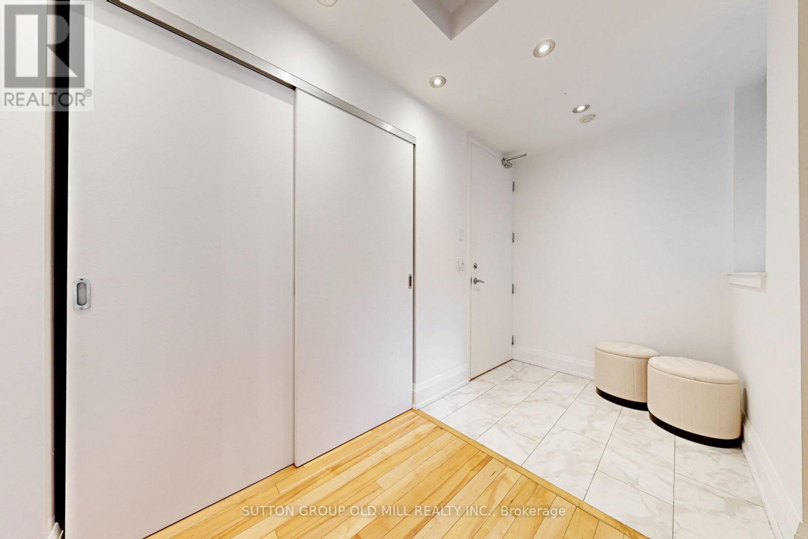 320 - 62 Niagara Street, Toronto (Niagara), Ontario  M5V 1C5 - Photo 4 - C12212353