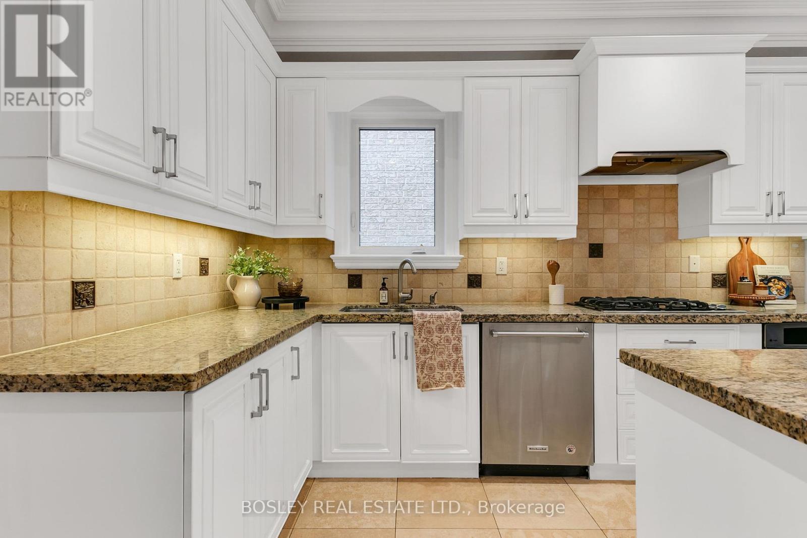 256 Haddington Avenue, Toronto (Bedford Park-Nortown), Ontario  M5M 2P9 - Photo 24 - C12212364