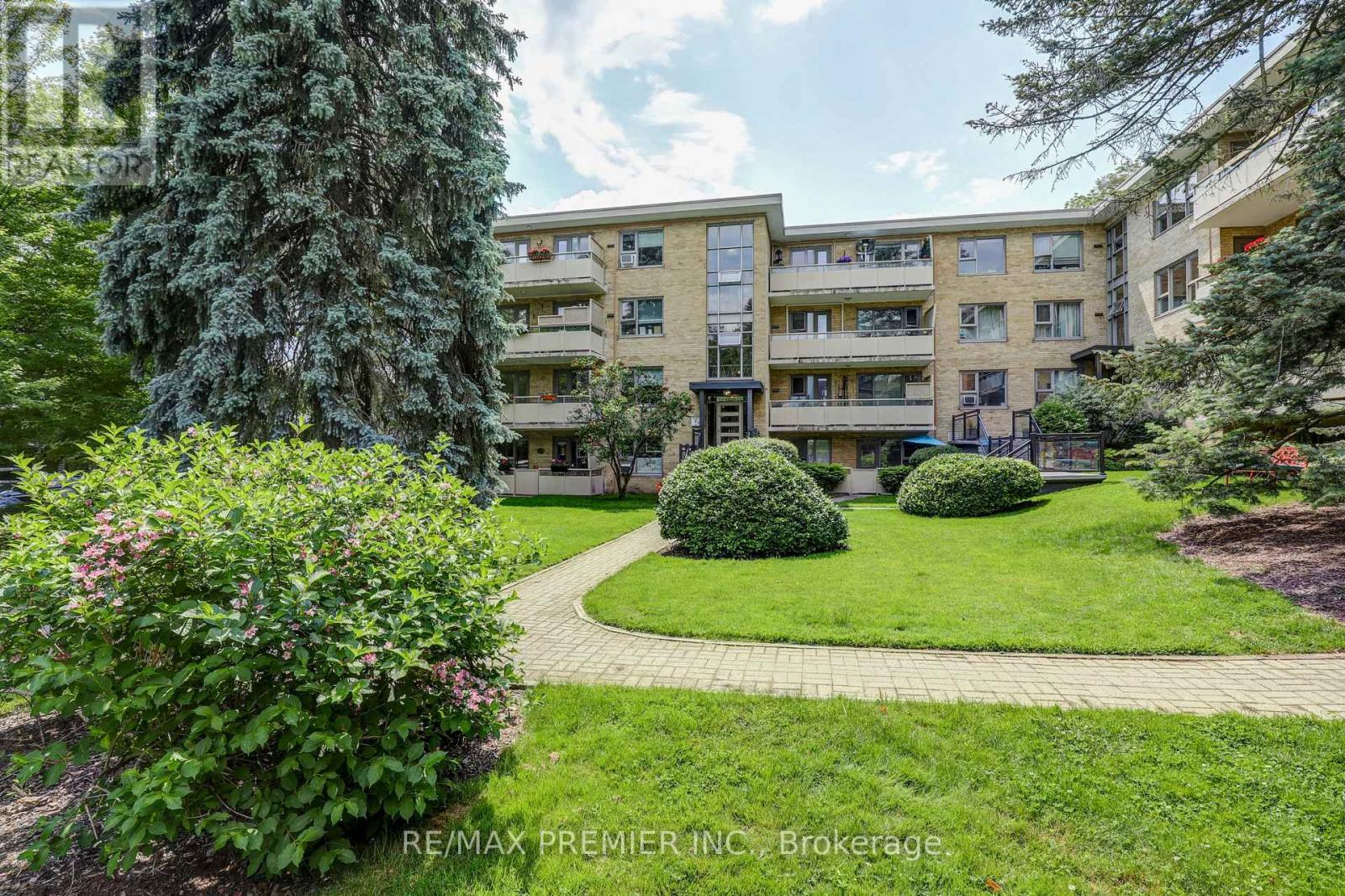 9 - 8 CORINTH GARDENS, toronto (mount pleasant east), Ontario