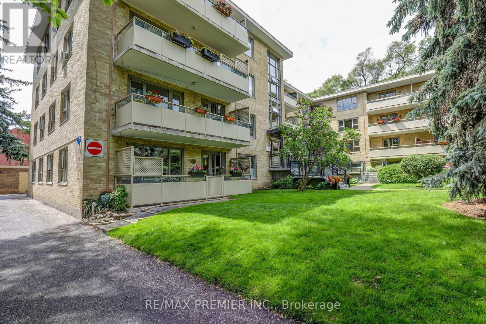 9 - 8 Corinth Gardens, Toronto (Mount Pleasant East), Ontario  M4P 2N5 - Photo 18 - C12212369